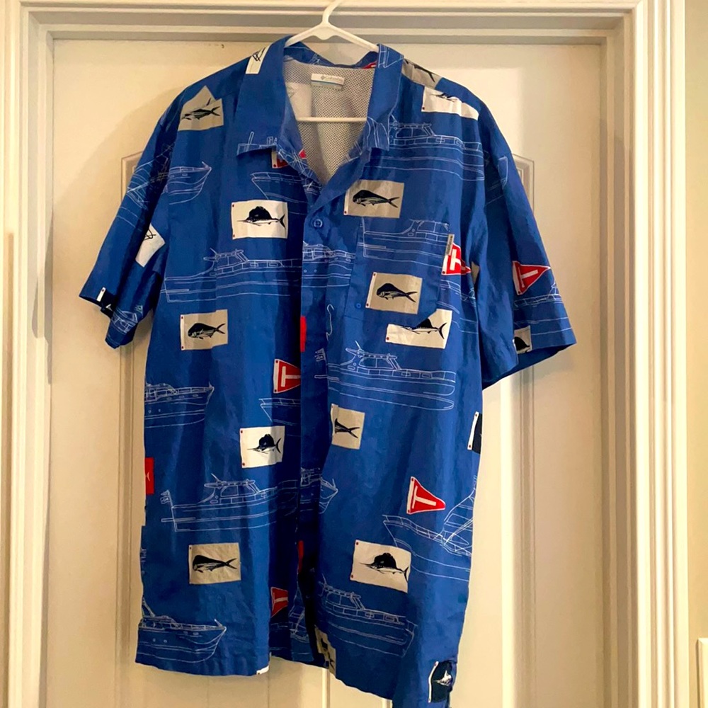 Men’s Columbia button down size XL